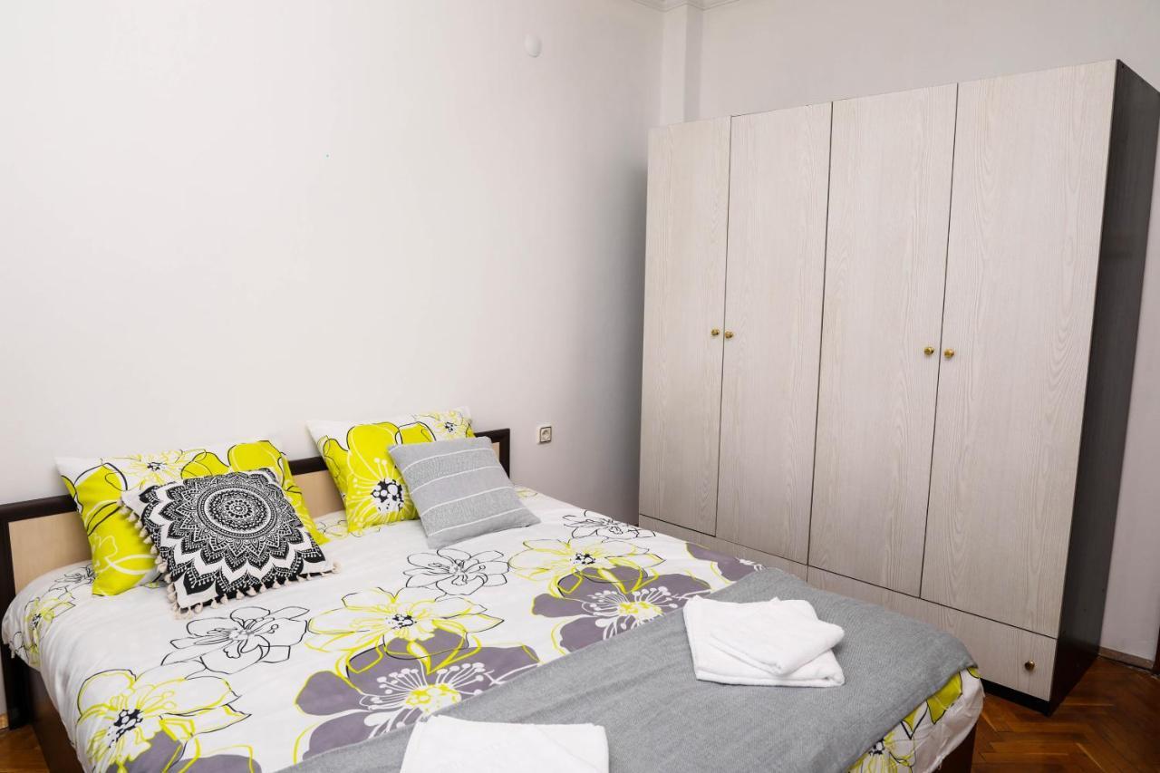 Krichim Apartments,Three-Bedroom, Large Apartment, Top Center Sofia Exterior foto